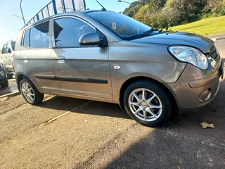 2011 KIA PICANTO 1.0 MANUAL TRANSMISSION IN EXCELLENT CONDITION