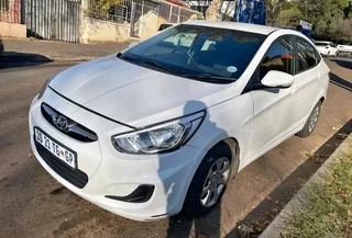 2019 HYUNDAI ACCENT 1.6 MANUAL TRANSMISSION IN EXCELLENT CONDITION
