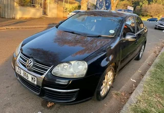 2010 VOLKSWAGEN JETTA 5 MANUAL TRANSMISSION IN EXCELLENT CONDITION