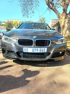 2015 BMW 320D F30 AUTOMATIC TRANSMISSION WITH SUN ROOF AND REVERSE SENSORS