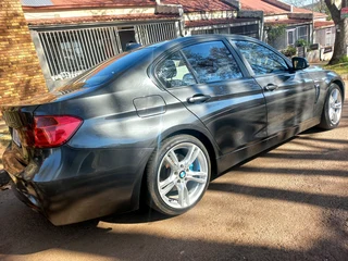 2015 BMW 320D F30 AUTOMATIC TRANSMISSION WITH SUN ROOF AND REVERSE SENSORS