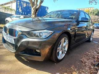 2015 BMW 320D F30 AUTOMATIC TRANSMISSION WITH SUN ROOF AND REVERSE SENSORS
