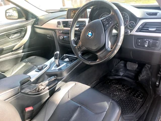 2015 BMW 320D F30 AUTOMATIC TRANSMISSION WITH SUN ROOF AND REVERSE SENSORS