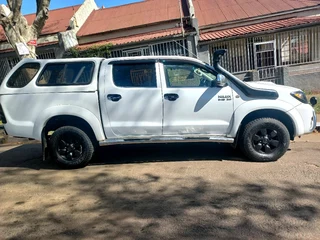 2008 Toyota Hilux Double Cab 3.0 D4d 4x4 Manual Transmission With Leather Seats And Canopy 4x4