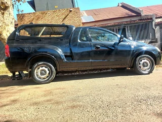 2010 CHEVROLET CORSA UTILITY BAKKIE 1.4 WITH CANOPY IN EXCELLENT CONDITION