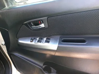 2014 TOYOTA FORTUNER 3.0 D4D 4X2 AUTOMATIC TRANSMISSION WITH SERVICE BOOK