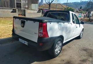 2016 NISSAN NP200 BAKKIE 1.6 IN EXCELLENT CONDITION WITH AIRCON AND SPARE KEYS