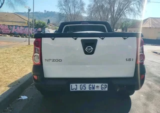 2016 NISSAN NP200 BAKKIE 1.6 IN EXCELLENT CONDITION WITH AIRCON AND SPARE KEYS