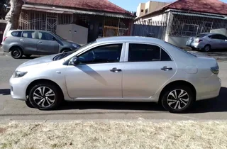 2014 TOYOTA COROLLA QUEST 1.6 MANUAL TRANSMISSION IN EXCELLENT CONDITION