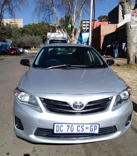 2014 TOYOTA COROLLA QUEST 1.6 MANUAL TRANSMISSION IN EXCELLENT CONDITION