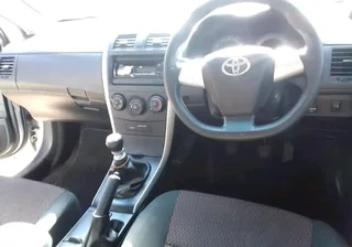 2014 TOYOTA COROLLA QUEST 1.6 MANUAL TRANSMISSION IN EXCELLENT CONDITION