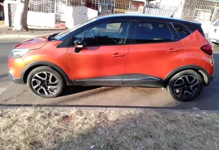2015 Renault Captur 900t Automatic Transmission With Leather Seats And Reverse Sensors