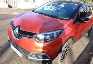 2015 RENAULT CAPTUR 900T AUTOMATIC TRANSMISSION WITH LEATHER SEATS AND REVERSE SENSORS