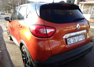 2015 RENAULT CAPTUR 900T AUTOMATIC TRANSMISSION WITH LEATHER SEATS AND REVERSE SENSORS