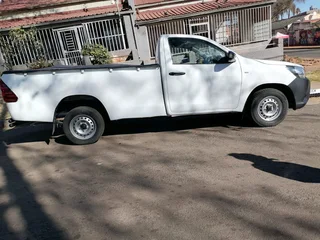 2021 TOYOTA HILUX SINGLE CAB 2.0 VVTI LOW RIDER IN EXCELLENT CONDITION