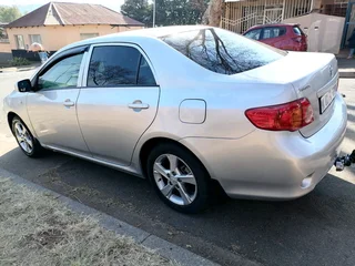 2010 TOYOTA COROLLA PROFESSIONAL 1.3 MANUAL TRANSMISSION WITH SPARE KEYS IN EXCELLENT CONDITION