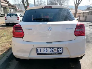 2024 SUZUKI SWIFT 1.2 MANUAL TRANSMISSION WITH FULL SERVICE HISTORY