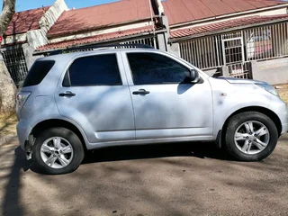 2010 DAIHATSU TERIOS 1.5 MANUAL TRANSMISSION IN EXCELLENT CONDITION