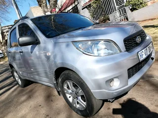 2010 DAIHATSU TERIOS 1.5 MANUAL TRANSMISSION IN EXCELLENT CONDITION