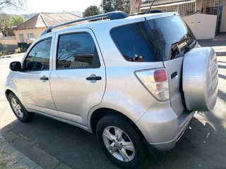 2010 DAIHATSU TERIOS 1.5 MANUAL TRANSMISSION IN EXCELLENT CONDITION