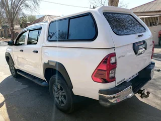 2022 TOYOTA HILUX DOUBLE CAB 2.4 GD6 4X4 MANUAL TRANSMISSION WITH SERVICE BOOK