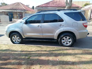 2010 Toyota Fortuner 3.0 D4d 4x2 Manual Transmission In Excellent Condition