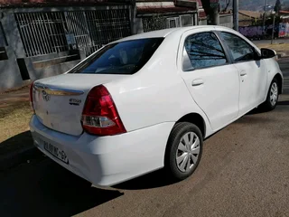 2015 TOYOTA ETIOS SEDAN 1.5 SPRINT MANUAL TRANSMISSION IN EXCELLENT CONDITION