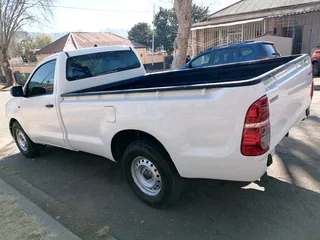 2013 TOYOTA HILUX SINGLE CAB 2.0 VVTI PETROL LOW RIDER IN EXCELLENT CONDITION