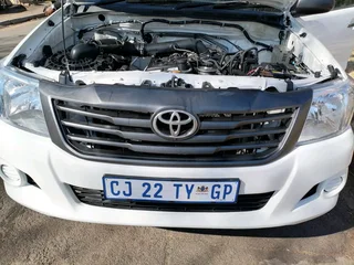 2013 TOYOTA HILUX SINGLE CAB 2.0 VVTI PETROL LOW RIDER IN EXCELLENT CONDITION