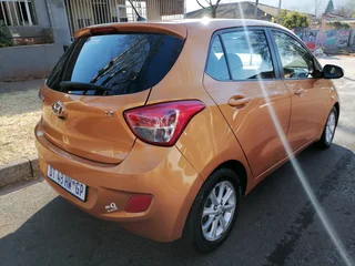 2015 HYUNDAI I10 GRAND 1.2 MANUAL TRANSMISSION IN EXCELLENT CONDITION