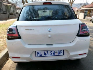 2025 SUZUKI SWIFT 1.2 MANUAL TRANSMISSION WITH SERVICE BOOK