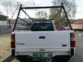 2006 FORD BANTAM 1.3 MANUAL TRANSMISSION WITH LEATHER SEATS