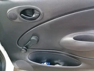 2006 FORD BANTAM 1.3 MANUAL TRANSMISSION WITH LEATHER SEATS