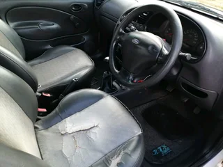 2006 FORD BANTAM 1.3 MANUAL TRANSMISSION WITH LEATHER SEATS