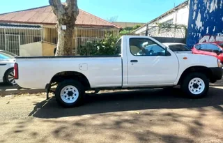 2017 Nissan Np300 Single Cab 2.0 Petrol Manual Transmission In Excellent Condition