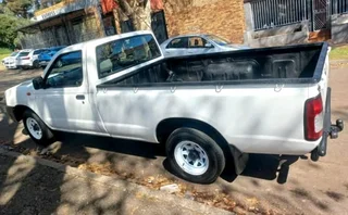 2017 NISSAN NP300 SINGLE CAB 2.0 PETROL MANUAL TRANSMISSION IN EXCELLENT CONDITION