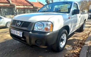 2017 NISSAN NP300 SINGLE CAB 2.0 PETROL MANUAL TRANSMISSION IN EXCELLENT CONDITION