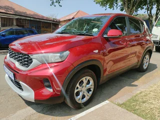 2022 KIA SONET 1.5 AUTOMATIC TRANSMISSION IN EXCELLENT CONDITION WITH REVERSE CAMERA AND SENSORS