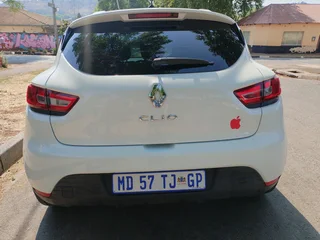 2015 RENAULT CLIO 4 900T MANUAL TRANSMISSION IN EXCELLENT CONDITION