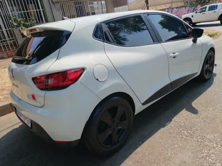 2015 RENAULT CLIO 4 900T MANUAL TRANSMISSION IN EXCELLENT CONDITION