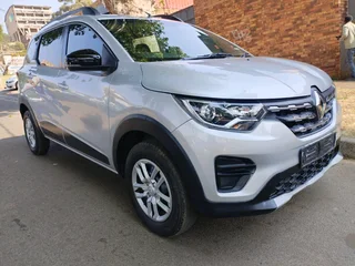 2023 RENAULT TRIBER 1.0 MANUAL TRANSMISSION IN EXCELLENT CONDITION WITH SERVICE BOOK AND SENSORS