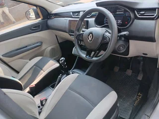 2023 RENAULT TRIBER 1.0 MANUAL TRANSMISSION IN EXCELLENT CONDITION WITH SERVICE BOOK AND SENSORS