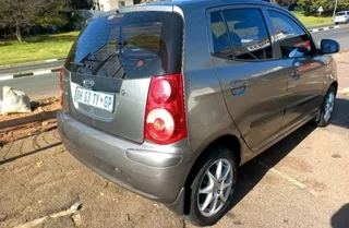 2011 KIA PICANTO MANUAL TRANSMISSION IN EXCELLENT CONDITION