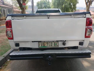 2012 TOYOTA HILUX SINGLE CAB 2.5 D4D MANUAL TRANSMISSION IN EXCELLENT CONDITION