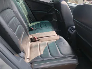 2019 VOLKSWAGEN TIGUAN 2.0 R LINE AUTOMATIC TRANSMISSION IN EXCELLENT CONDITION WITH SERVICE BOOK