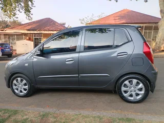 2014 HYUNDAI I10 MANUAL TRANSMISSION 1.1 IN EXCELLENT CONDITION