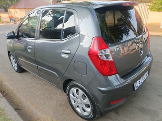 2014 HYUNDAI I10 MANUAL TRANSMISSION 1.1 IN EXCELLENT CONDITION