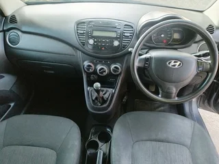 2014 HYUNDAI I10 MANUAL TRANSMISSION 1.1 IN EXCELLENT CONDITION