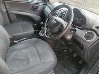 2014 HYUNDAI I10 MANUAL TRANSMISSION 1.1 IN EXCELLENT CONDITION