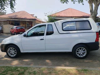 2014 Nissan Np200 Bakkie 1.6 In Excellent Condition